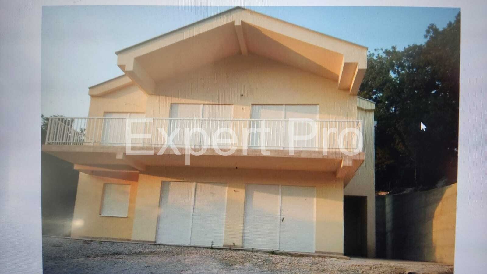 Billiger Angebot: 1000 € pro Quadrat Meter inkl. Grünstück Haus zum Verkaufen mit Grünstück Ratisevina / Igola Herceg Novi  Billiger Angebot: 1000 € pro Quadrat Meter inkl. Grünstück Haus zum Verkaufen mit Grünstück Ratisevina / Igola Herceg Novi